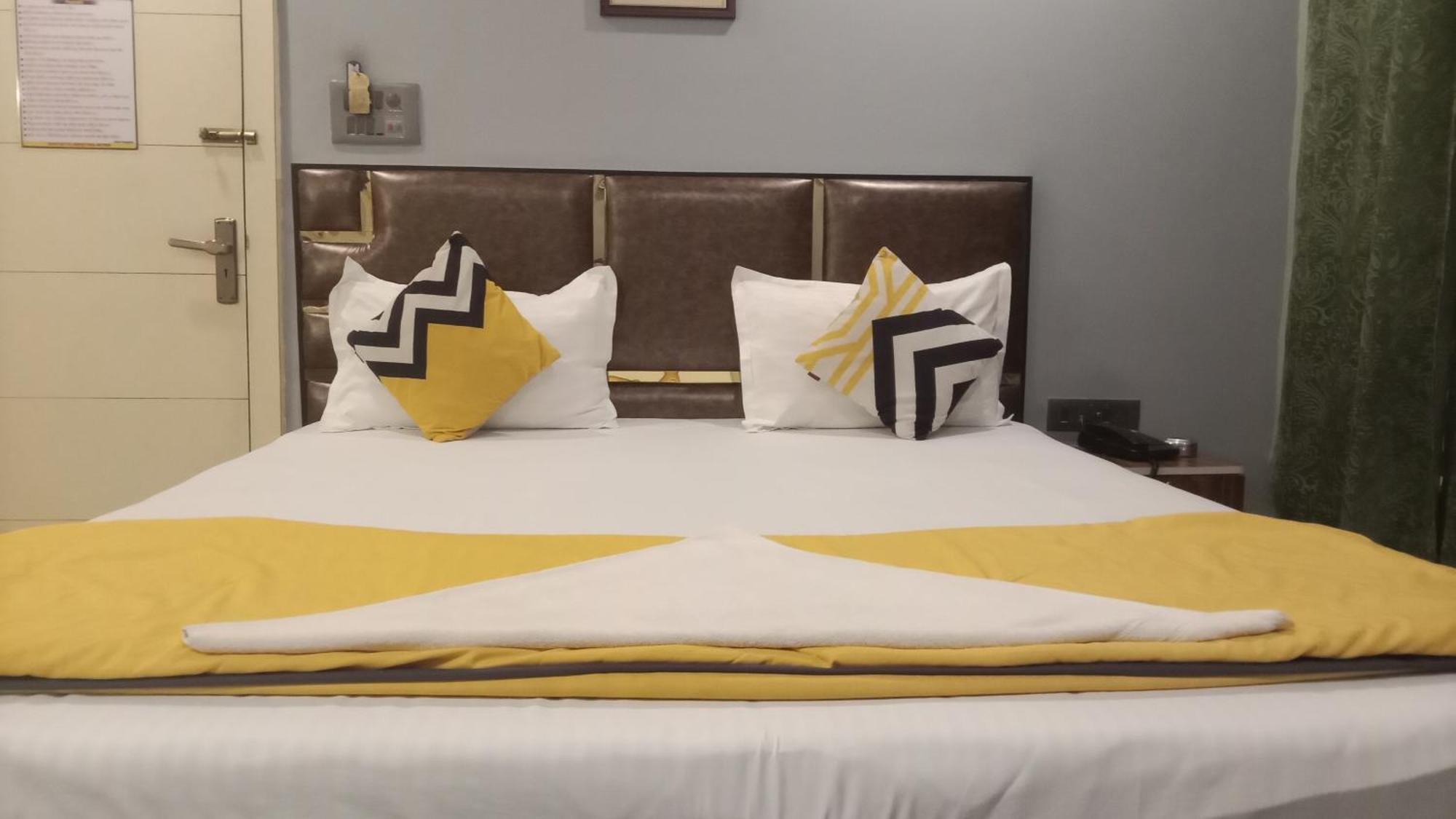 The Promise Hotel And Resort Tajpur 객실 사진