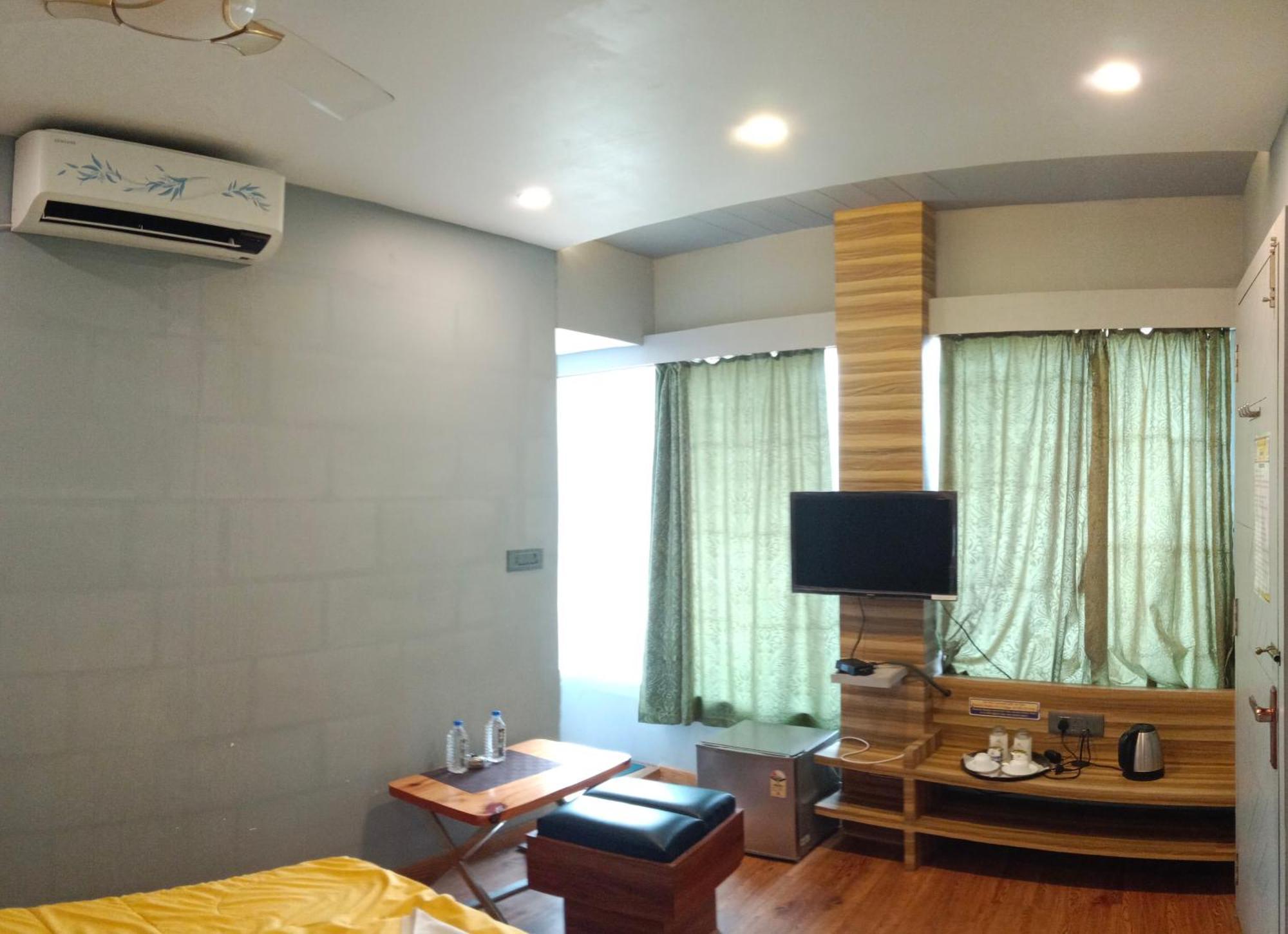 The Promise Hotel And Resort Tajpur 객실 사진